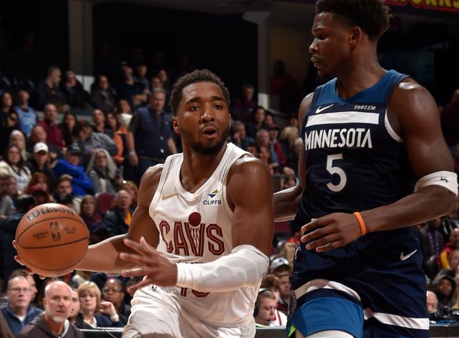 騎士5人得分20+！復(fù)仇終結(jié)森林狼4連勝 米切爾28分華子25分