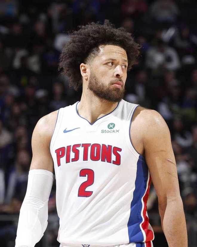 鞏固東部第一！布克傷?；钊?6分逆轉(zhuǎn)太陽 狄龍6犯阿倫33分