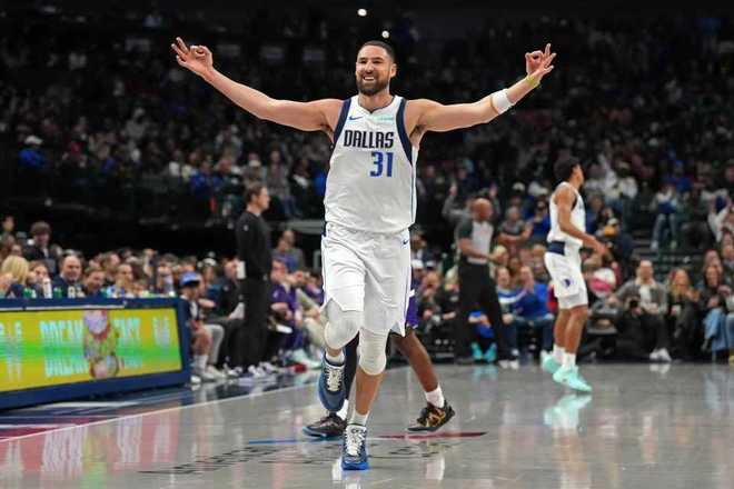 克萊半場23+6三分迎17000分里程碑 獨行俠三狀元缺席大勝爵士