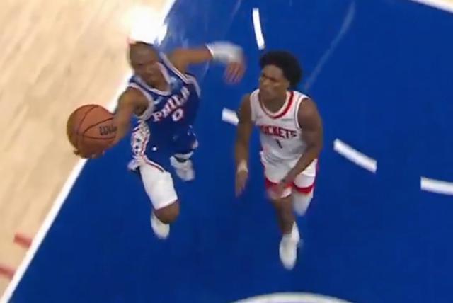 馬克西絕殺上籃遭杜蘭特封蓋，但回放顯示應(yīng)是干擾球