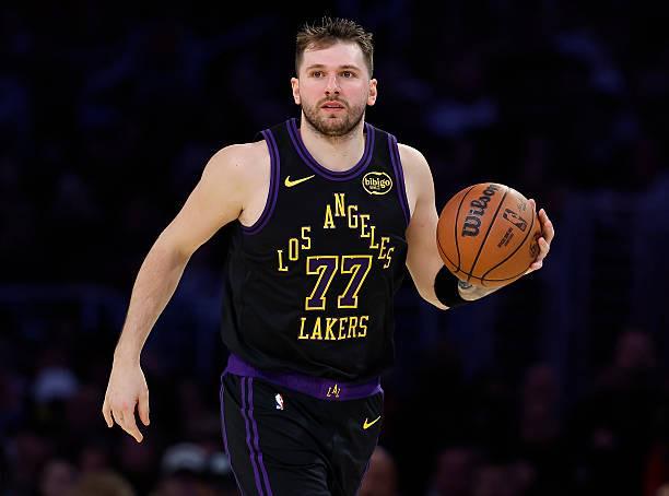 東契奇僅用時18分鐘便取得三雙，創(chuàng)造湖人隊史最快紀錄