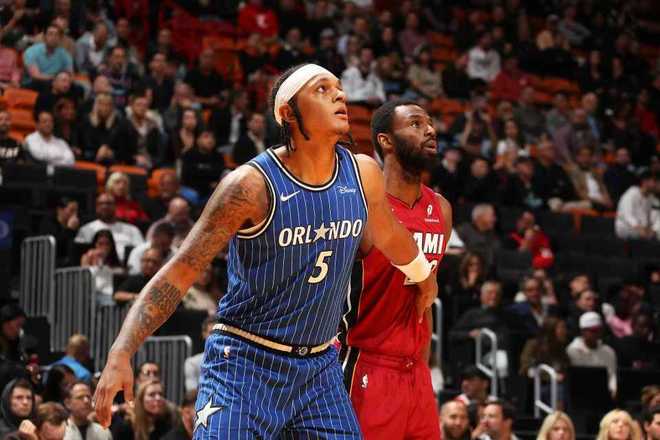 單節(jié)狂轟40-20逆轉(zhuǎn)！魔術三叉戟80分四殺熱火 班凱羅31+12