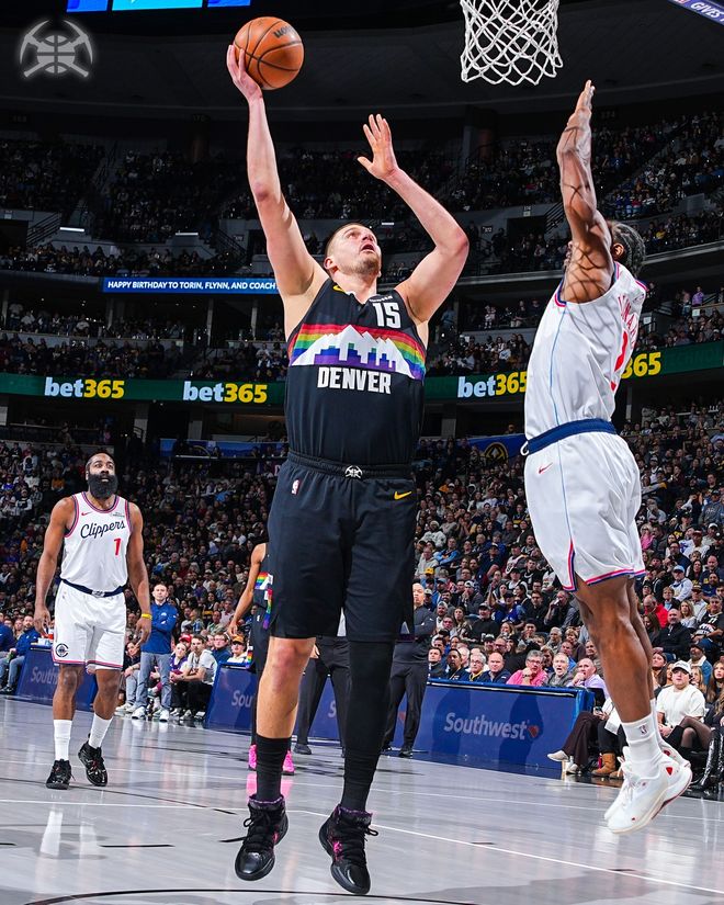 約基奇復(fù)出31分12板5助攻掘金戰(zhàn)勝快船，哈登25分9助攻小卡21分