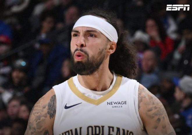 Shams：尼克斯送出達(dá)倫-特里、兩次輪和現(xiàn)金，從鵜鶘換來阿爾瓦拉多