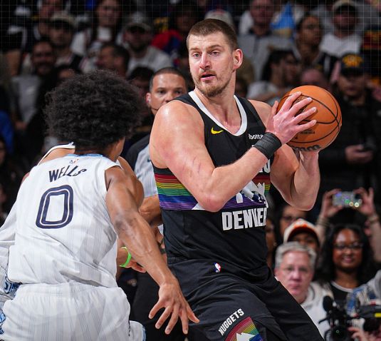 掘金雙殺灰熊超火箭升西部第三 約基奇26+15+11+9失誤連4場三雙