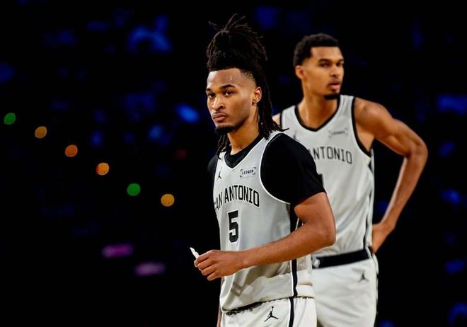 馬刺三殺送獨行俠7連?。嚎ㄋ範?0+12+12生涯新高 文班16+11