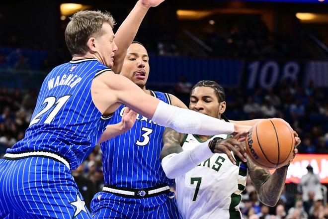 托馬斯首秀5中1！雄鹿慘負魔術(shù)結(jié)束3連勝 波特28分小瓦復(fù)出