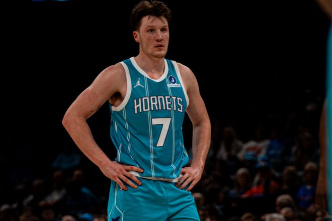 黃蜂滅老鷹9連勝創(chuàng)隊史紀錄 克努佩爾23+8創(chuàng)歷史第一杰倫31+9+8